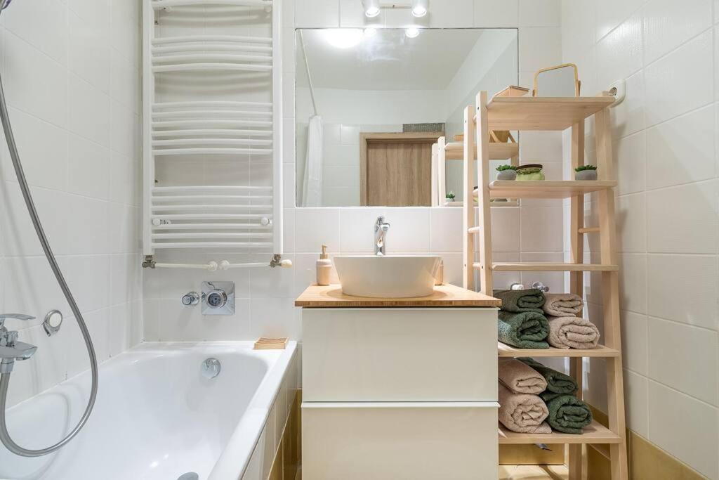 Angel Midtown Free Garage Apartamento Budapest